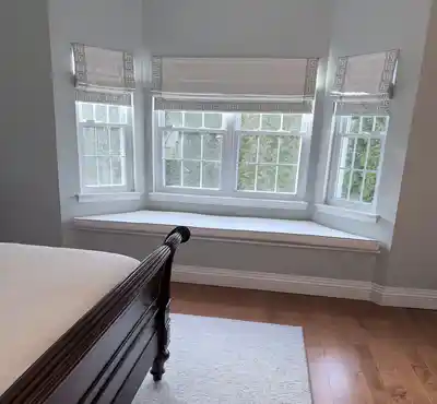 Decorative trims curtains for bay window in bedroom